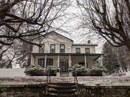 PXL_20221211_185826126 PXL_20221211_185826126